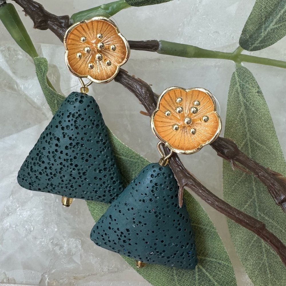 🌼 Gold Flower Top with Dark Teal Lava Triangle Drop Earrings 🌼